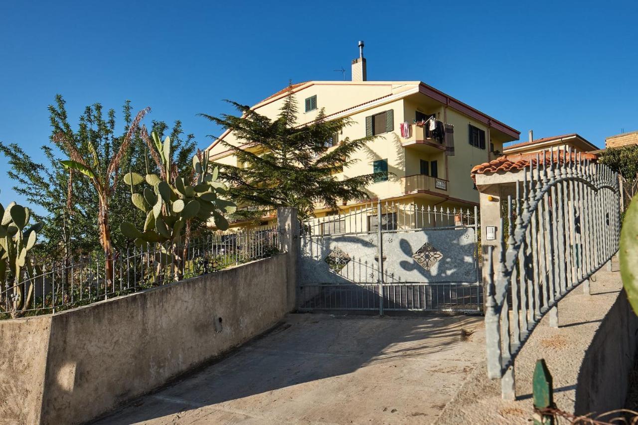 Bouganville House - Casa Vacanze Triparni Exterior foto