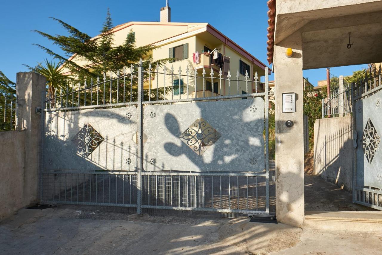 Bouganville House - Casa Vacanze Triparni Exterior foto